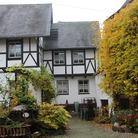 Ferienhaus Haus Am Puetz Wintrich Bagian luar foto