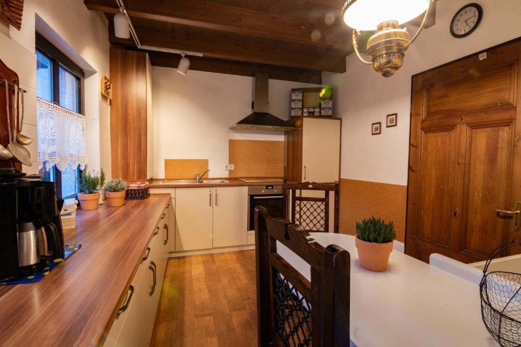 Ferienhaus Haus Am Puetz Wintrich Bagian luar foto
