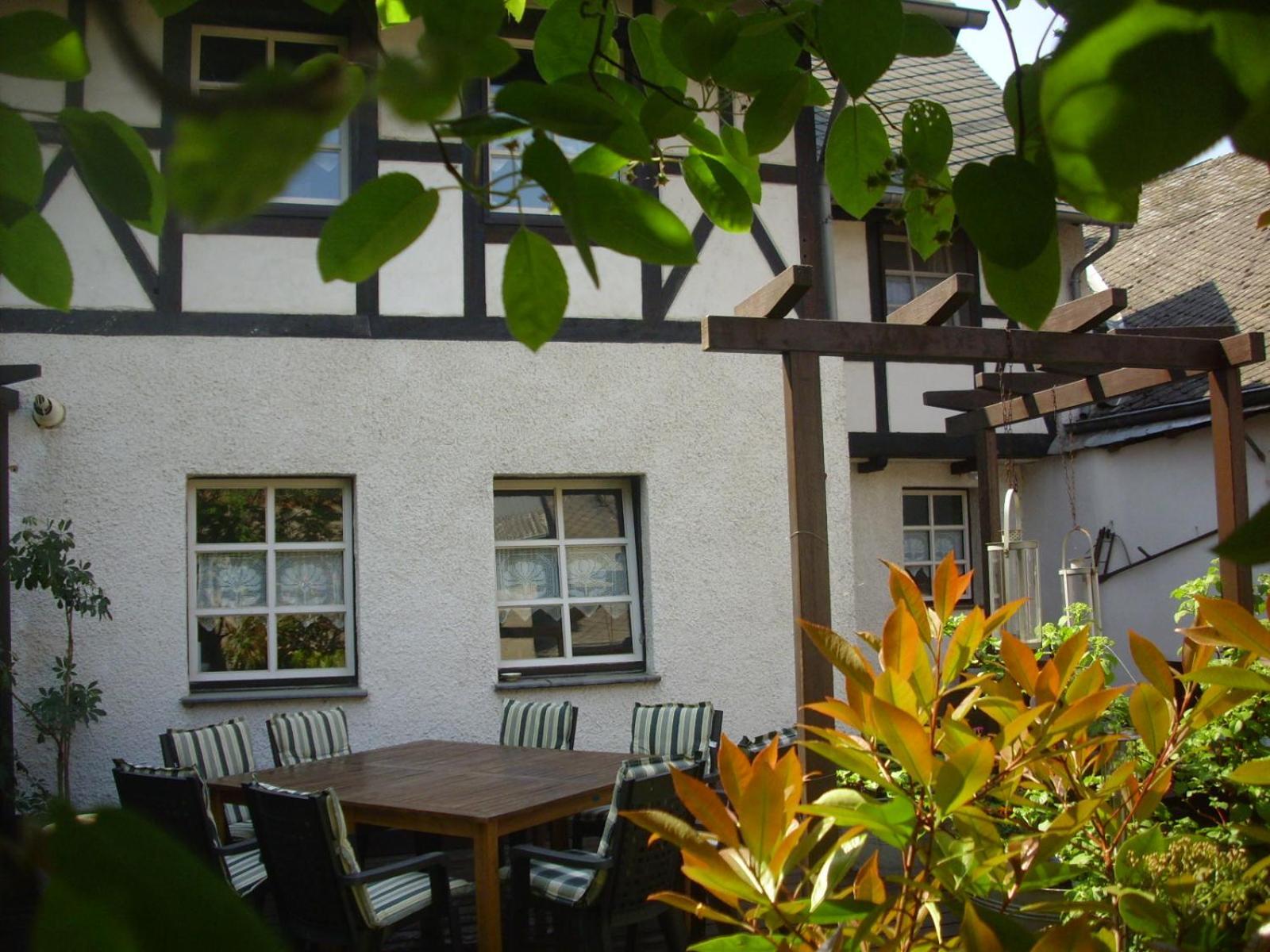 Ferienhaus Haus Am Puetz Wintrich Bagian luar foto